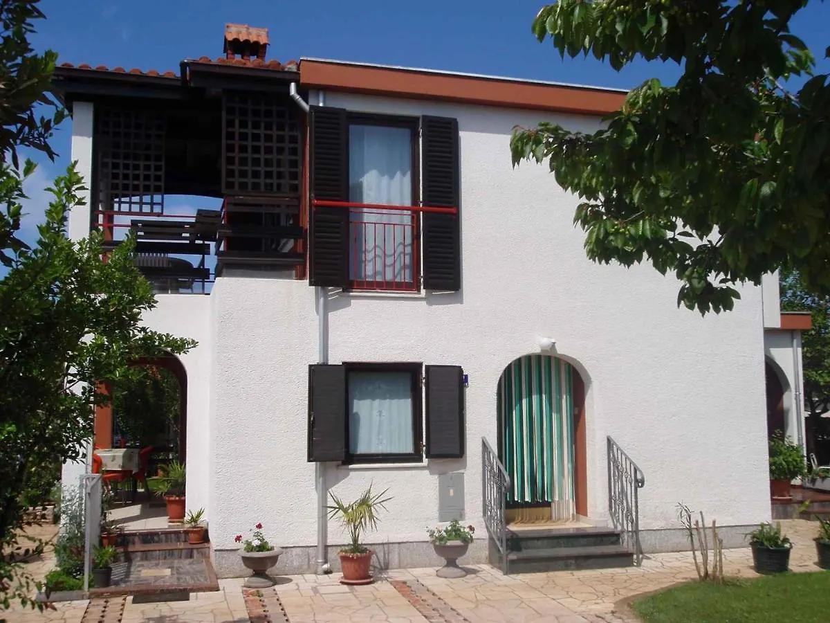 Apartment In Valbandon Istrien 8354 Croatia