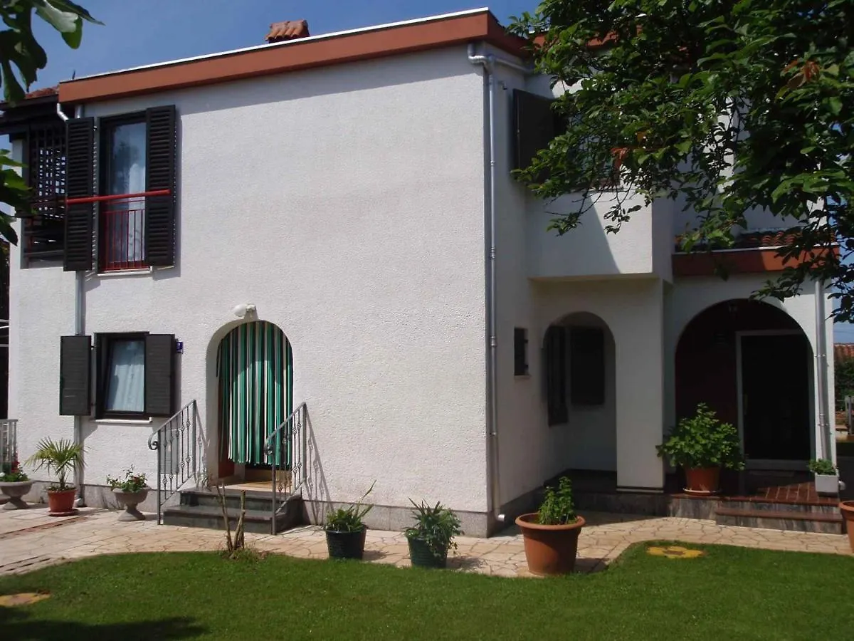 Apartment In Valbandon Istrien 8354